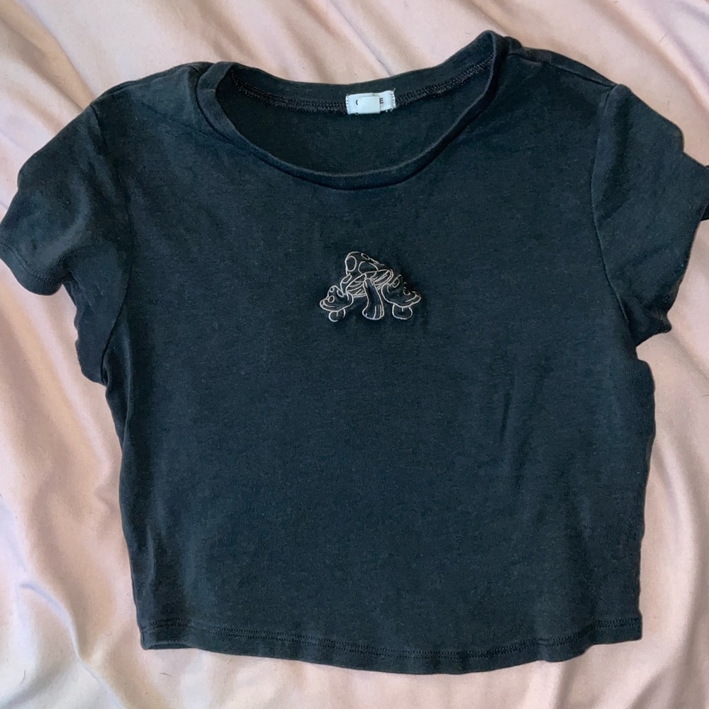 Garage cropped tee